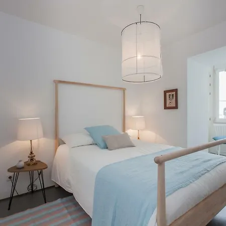 Renovated With Private Courtyard, By Timecooler * Lisbona