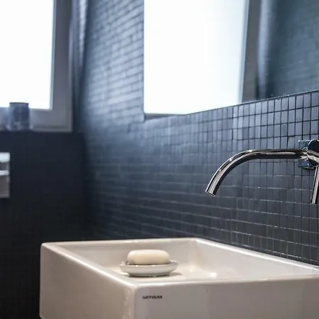 Appartamento Renovated With Private Courtyard, By Timecooler *