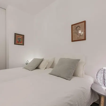 Renovated With Private Courtyard, By Timecooler