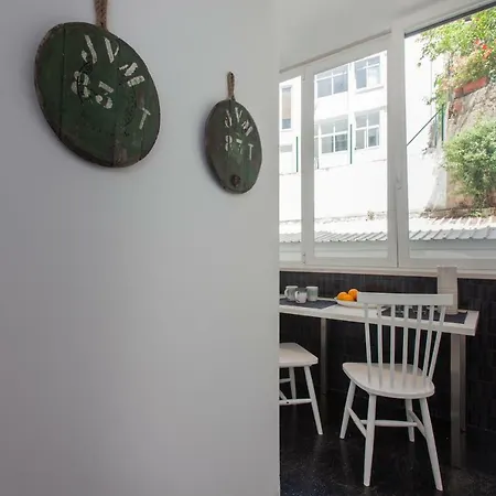 Renovated With Private Courtyard, By Timecooler Lisbon